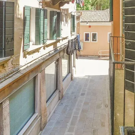 Casa Sanzuane Lägenhet *
